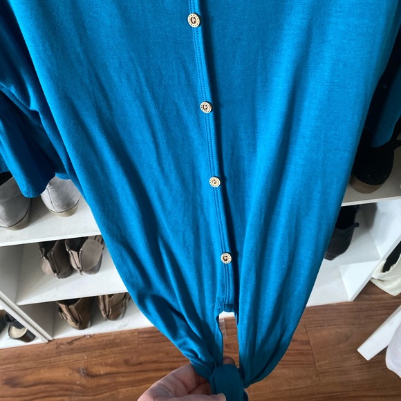 Adorable top - Picture 4 of 4